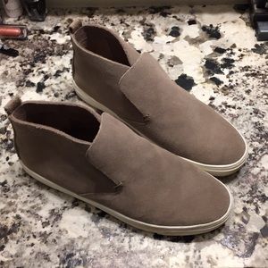 Women’s slide on shoes